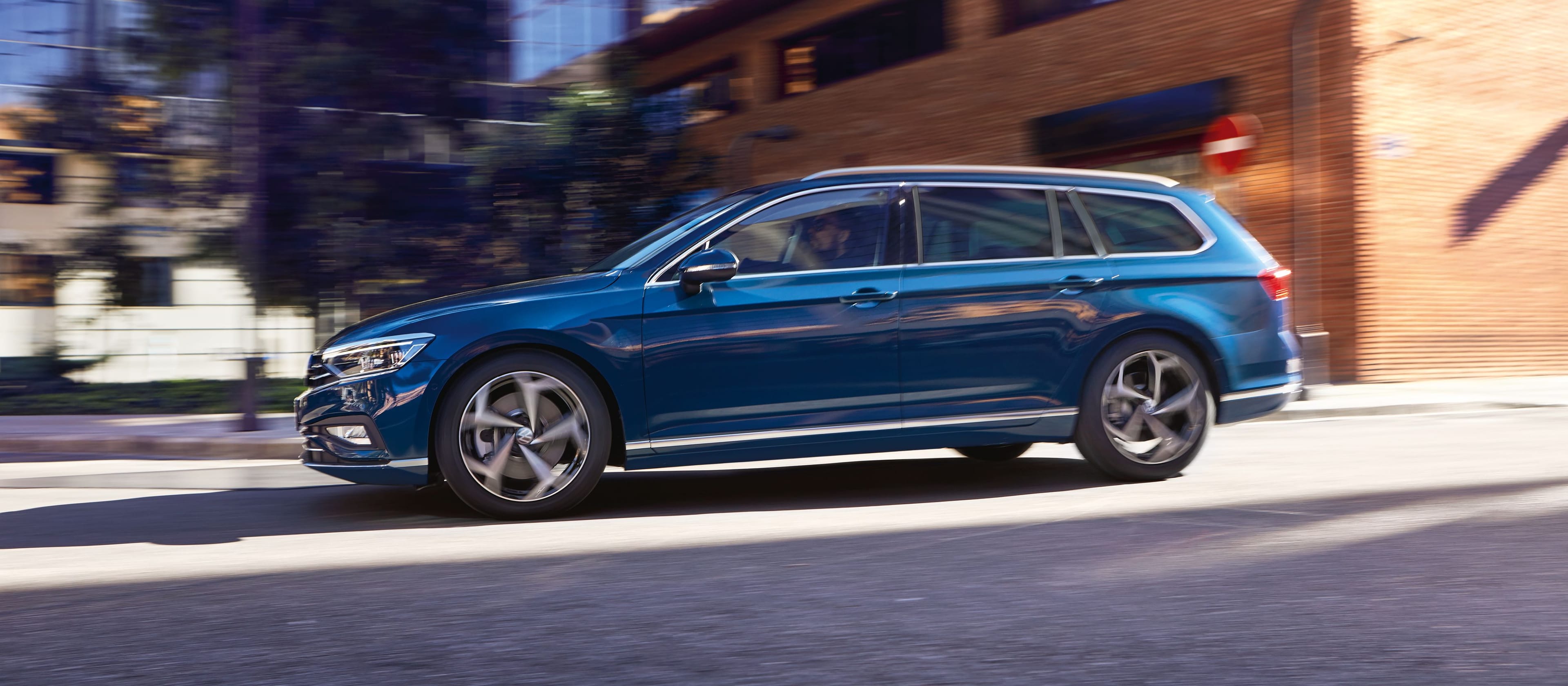 VW Passat Variant R-Line 2.0 TDI 7-Gang DSG